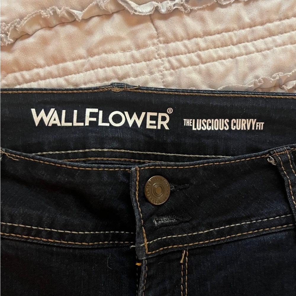 Wallflower Women's Dark Blue Luscious Curvy Fit Jeans Size 15 Long